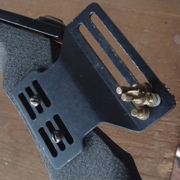 Browning BlackFox Compound Bow Made in USA - Picture 2 of 5